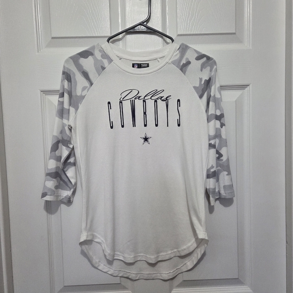 Dallas Cowboys Woman Raglan Camo 3/4 Sleeve Shirt Size Small